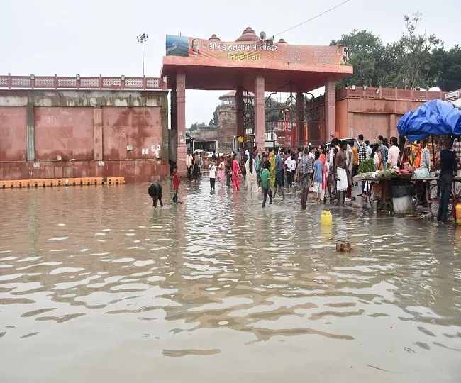 Prayagraj Ganga Flood water in Hanuman Mandir
