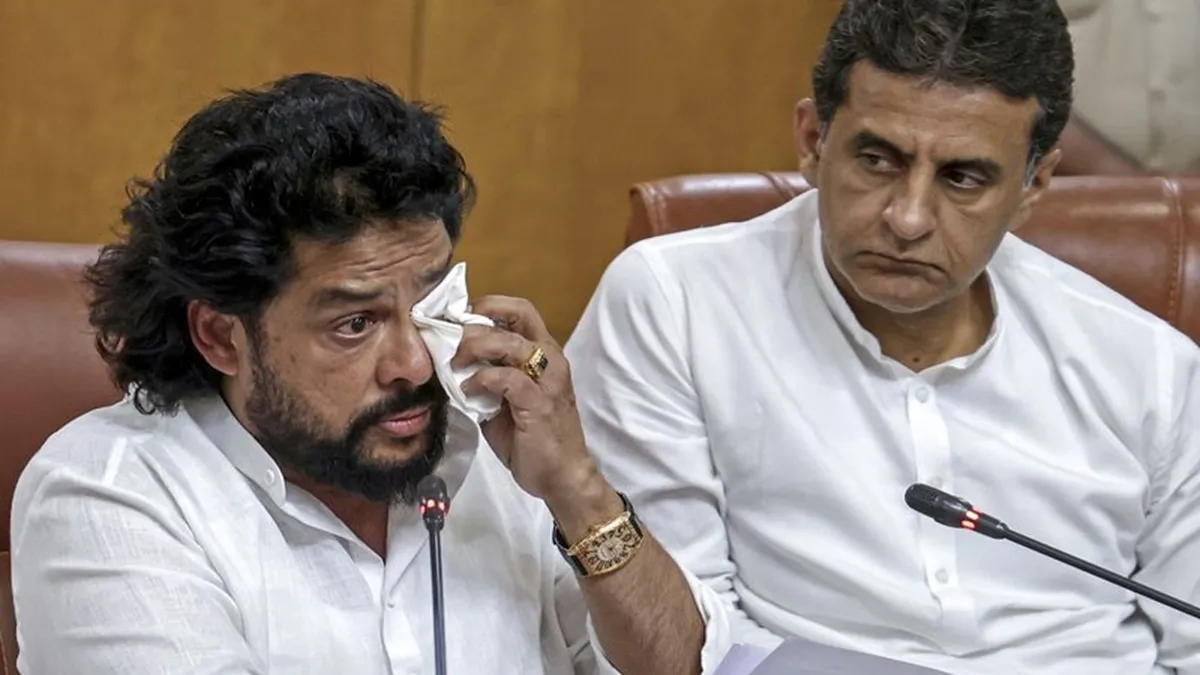 मंत्री बी. नागेंद्र के इस्तीफे के बाद कर्नाटक की राजनीति में उबाल, कांग्रेस और भाजपा आमने-सामने