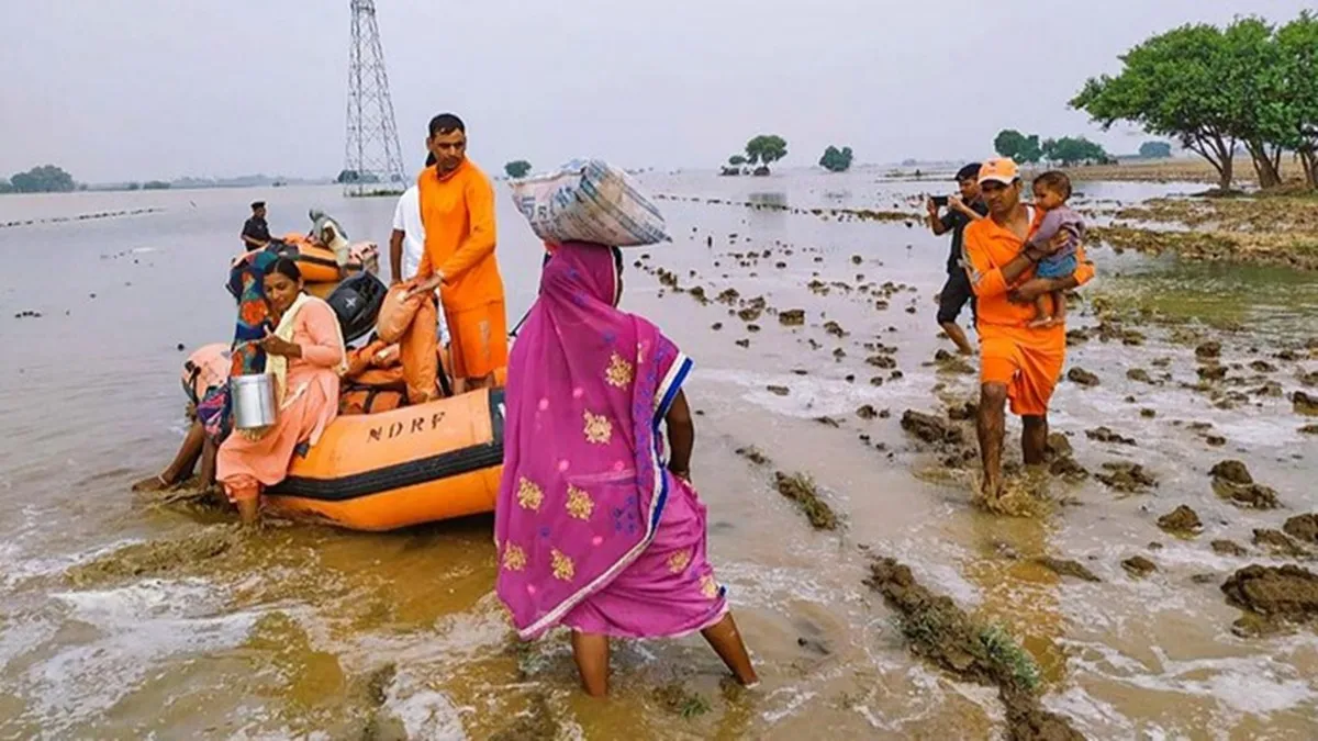 मध्य प्रदेश के सतना-चित्रकूट में बाढ़ का कहर: बांध टूटा, रामघाट पुल बहा; आज 26 राज्यों में बारिश की चेतावनी