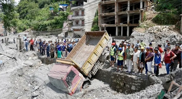 नेपाल में आपदा के बाद उबरने की चिंता, दोगुने दाम पर मिल रहीं खाद्य सामग्रियां