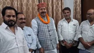 कार्यकर्ताओं के साथ राजद विधायक भाई वीरेंद्र। जागरण