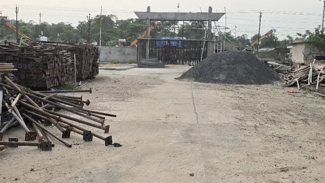 सड़क अधूरी, नाला अधूरा और अतिक्रमण बरकरार, दरभंगा के बाजार समिति में जाम ही जाम