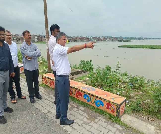 Ganga Yamuna in fierce spate in Prayagraj Flood Alert