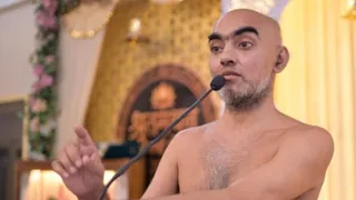 आगरा में प्रवचन करते जैन मुनि समत्व सागर महाराज।