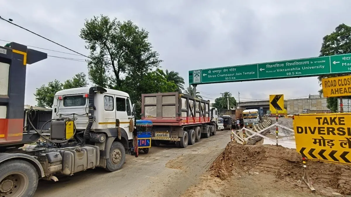 Munger NH 333B 12 Hour Traffic Jam Strands Kanwariyas (3)