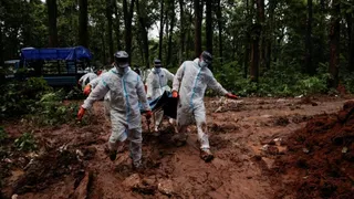 पीड़ितों की DNA पहचान के लिए भारतीय फोरेंसिक टीम ने संभाला मोर्चा। (रॉयटर्स)