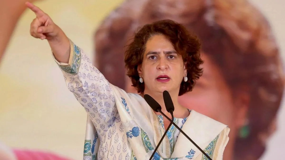 'शुद्धिकरण करने वालों के खिलाफ दर्ज हो FIR', खरगे की रैली मामले में प्रियंका गांधी की पीएम मोदी से मांग