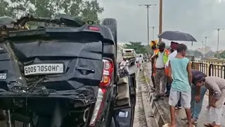 खड़गपुर ग्रामीण थाना क्षेत्र अंतर्गत सादतपुर पुलिस चौकी इलाके में टाटा बियरिंग के समीप राष्ट्रीय राजमार्ग पर हुआ हादसा।