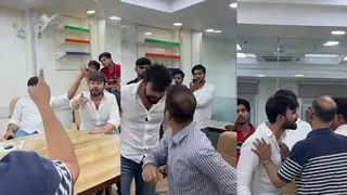 PGDAV कॉलेज में शिक्षकों से उलझे DUSU सचिव कुणाल चौधरी। फोटो: वीडियो ग्रैब