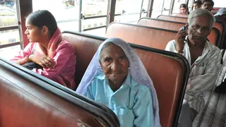 सोहराब गेट और भैसाली बस अड्डे पर लोकमाता अहिल्याबाई मातृ शक्ति योजना की पड़ताल