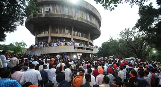 पीयू में सोमवार को एबीवीपी की जीत के बाद जश्न का माहौल। फोटो: उपेंद्र सेन गुप्ता