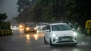 दिल्ली-एनसीआर में बारिश से बदला मौसम का मिजाज। (फोटो- प्रतीकात्मक)