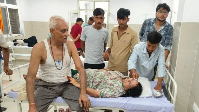 बाराबंकी-बहराइच हाईवे पर भीषण बस हादसा, पांच वर्षीय बच्चे की मौत, कई घायल