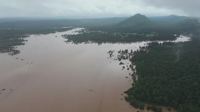 LATEHAR FLOOD NEWS