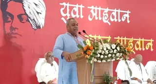 युवा संवाद कार्यक्रम को संबोधित करते सह सर कार्यवाह रामदत्त चक्रधर। जागरण