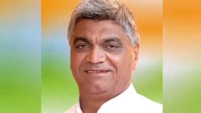 ग्रीनफील्ड एक्सप्रेसवे विवाद: विधानसभा में उठा सोतई के किसानों का धरना, पुलिस बर्बरता का लगाया आरोप
