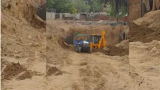 पालम क्रासिंग पर आरयूबी निर्माण का चल रहा कार्य। फोटो: सुधी पाठक