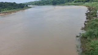 धनबाद के डुमरी क्षेत्र में दामोदर नदी का बढ़ा जलस्तर। (फोटो जागरण)