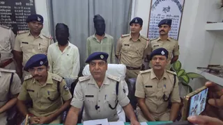 मामले की जानकारी देते ग्रामीण एसपी। (जागरण)