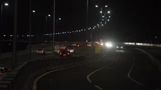 दिल्ली-मुंबई एक्सप्रेसवे की जैतपुर पुश्ता रोड से डीएनडी महारानी बाग लेन खुलने के बाद दौड़ते वाहन। जागरण