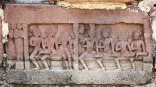 सांदीपनि गुरु से शिक्षा प्राप्त करते कृष्ण, बलराम और सुदामा। (सौजन्य- एएसआई)