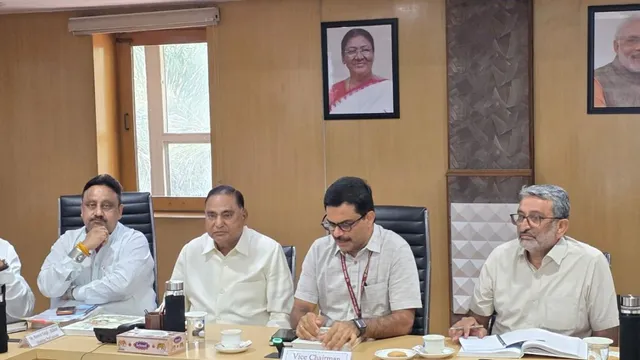 MPD-2047 पर बिधूड़ी के बड़े सुझाव, 13000 सील दुकानें खोलने और 351 सड़कों को व्यावसायिक बनाने की मांग
