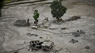 नेपाल में बाढ़ के बाद 22 लाख टन मलबा बना नई मुसीबत (फोटो-रॉयटर्स)