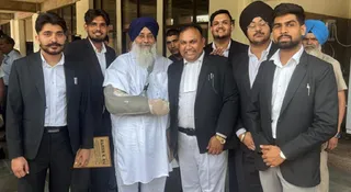 चंडीगढ़ कोर्ट में पेशी के दौरान पूर्व उपमुख्यमंत्री सुखबीर सिंह बादल।