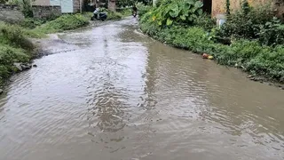 Bihar Weather Update: हफ्तेभर की बारिश से मौसम सुहाना, पर सुल्तानगंज में खुली नगर परिषद की पोल: 5 डिग्री गिरा पारा; गंगापुर-शाहाबाद में सड़कों पर बहा नाले का पानी