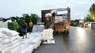 राघोपुर की मदद के लिए खगड़िया से भेजे गए 1.5 लाख बालू के बोरे