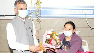दो दिन पहले आईजीएमसी शिमला में उपचाराधीन विधायक अनुराधा राणा से मिलने पहुंचे सीएम सुक्खविन्द्र सिंह सुक्खू।