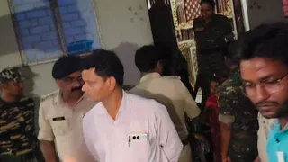 कार्रवाई में जुटी राज्य नारकोटिक्स और स्थानीय पुलिस की टीम।