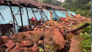 बंगाल के बांकुड़ा में बड़ा हादसा, बारिश के दौरान घरों की दीवार ढहने से तीन की मौत