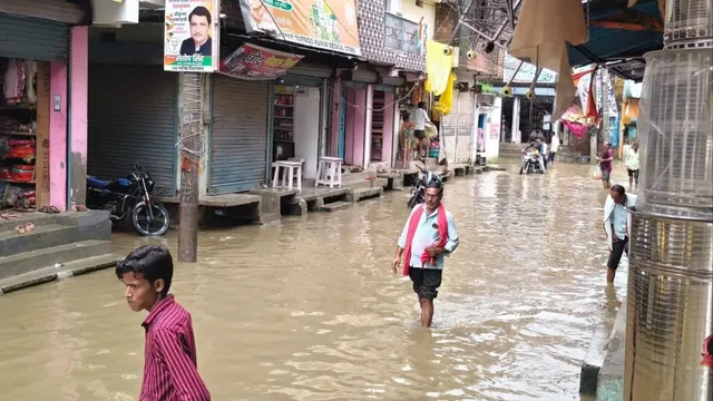 महोबा में लगातार बारिश से उफान पर नाले और बांध, 150 गांवों का संपर्क टूटने से लोग परेशान
