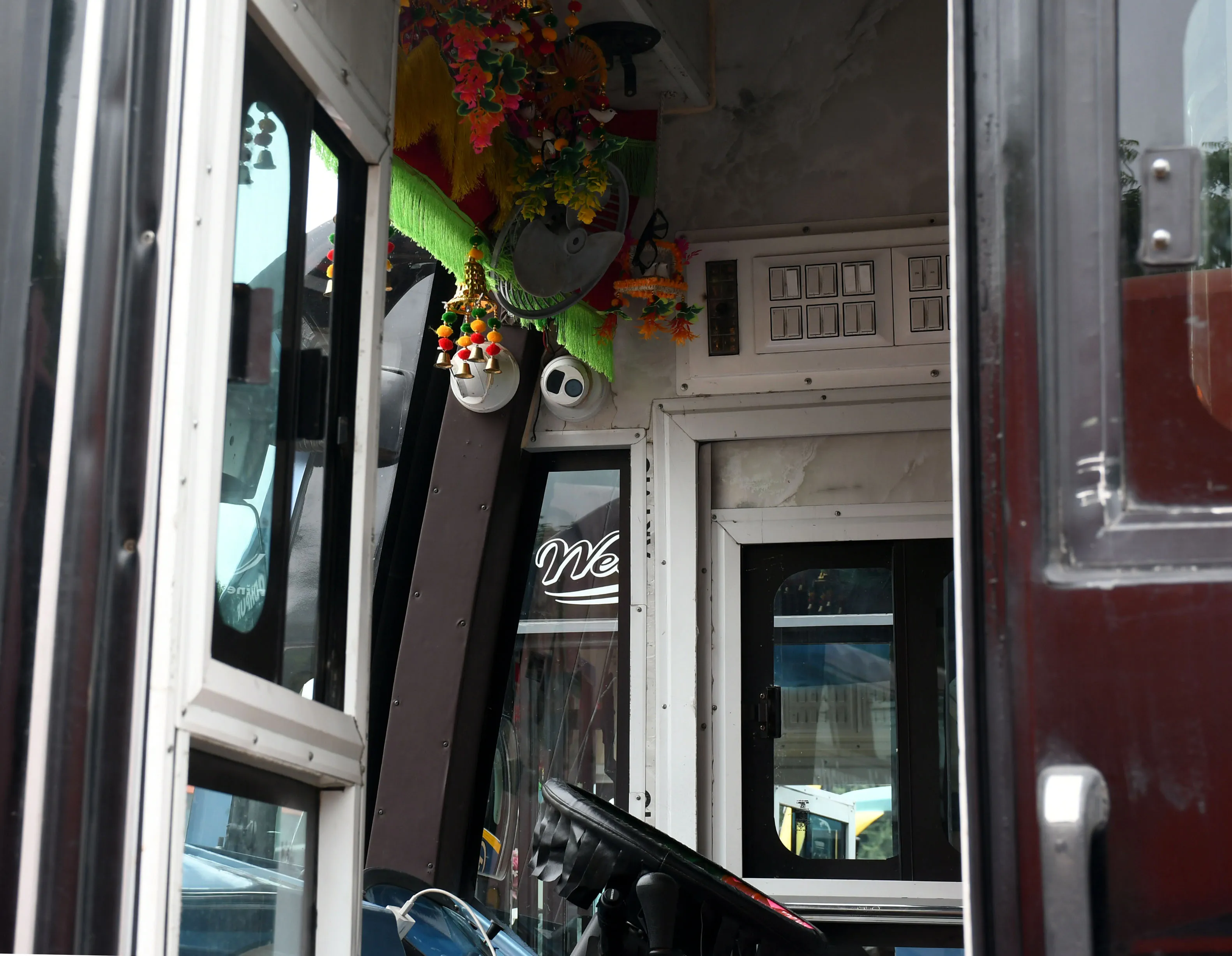 private-bus1