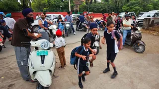 अमृतसर में स्कूल बस ऑपरेटरों की हड़ताल (जागरण फोटो)