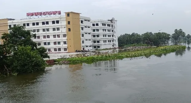 उफान पर सई नदी: 12 फीट पहुंचा जलस्तर; तेरवा और गोड़वा समेत लखनऊ के इन गांवों पर मंडराया खतरा
