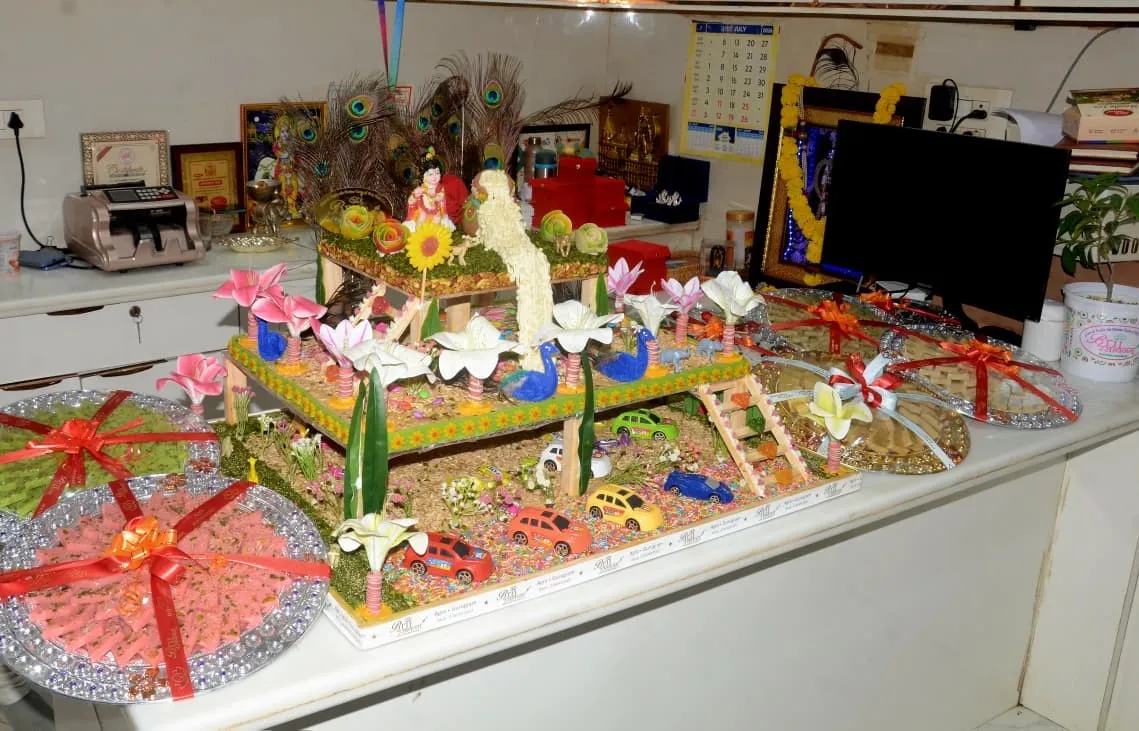 Krishna Janmashtami Live: नंद घर आनंद भयो… जन्मे कान्हा, देशभर में कृष्ण जन्माष्टमी की धूम 2 79689244