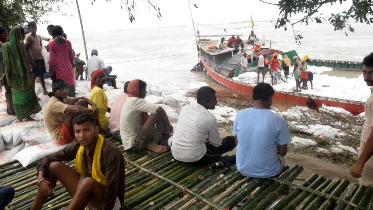 Bhagalpur Flood Threat Raghopur Village Faces Ganga Erosion (3)