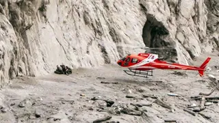 एवरेस्ट रेस्क्यू से भी मुश्किल संकरी घाटियों में हेलिकॉप्टर ऑपरेशन(फोटो: एएनआई)