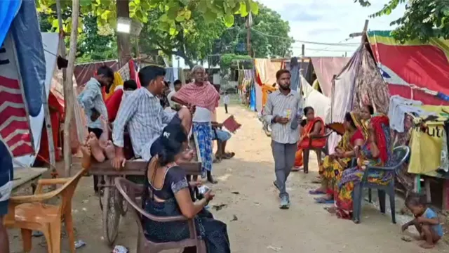 वाराणसी में बाढ़ राहत शिविरों में दवा-भोजन की व्यवस्था, स्‍वच्‍छ पानी और शौचालय की मांग
