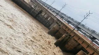 बराज के सभी 69 गेट पूरी तरह खोल दिए गए