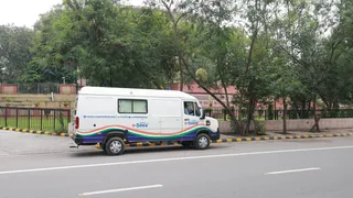 मोबाइल ई-सेवा वैन को आज हरी झंडी दिखाएंगे सीजेआई (फोटो- एक्स)