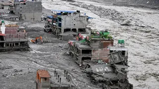 नेपाल की अर्थव्यवस्था को बाढ़ से हुए नुकसान की भरपाई करना होगा मुश्किल (फोटो- रॉयटर)