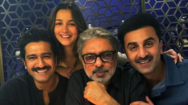 Love and War की रिलीज डेट का एलान, भंसाली की फिल्म में दिखेंगे रणबीर-आलिया और विक्की; जनवरी 2027 में आएगी मूवी