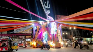 श्रीकृष्ण जन्मोत्सव पर सजाया गया भूतेश्वर तिराहा।