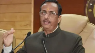 डॉ. दिनेश शर्मा ।