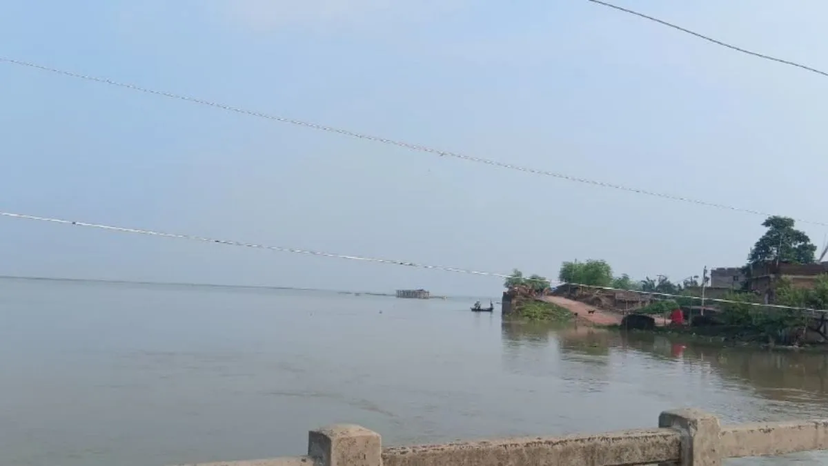 Lakhisarai Floods Ganga Haruhar Rivers Submerge Barahiya