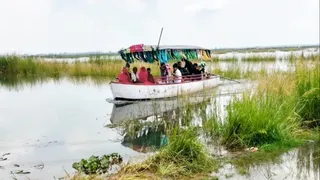 सरयू का जलस्तर बढ़ने से तटबंधों पर बढ़ा दबाव।