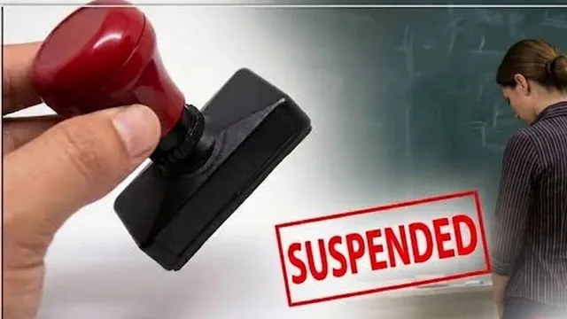छात्राओं को चप्पल से पीटने वाली हेडमास्टर सस्पेंड, बक्सर में शिक्षा विभाग की कड़ी कार्रवाई 
